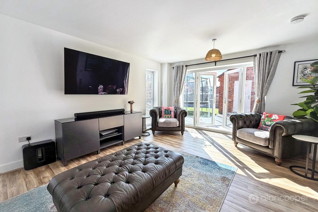 Property photo 2 of 37 5418773