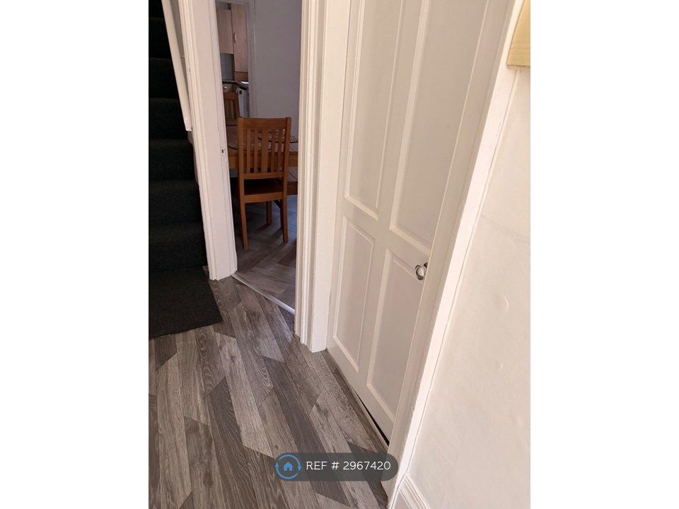 Property photo 3 of 28