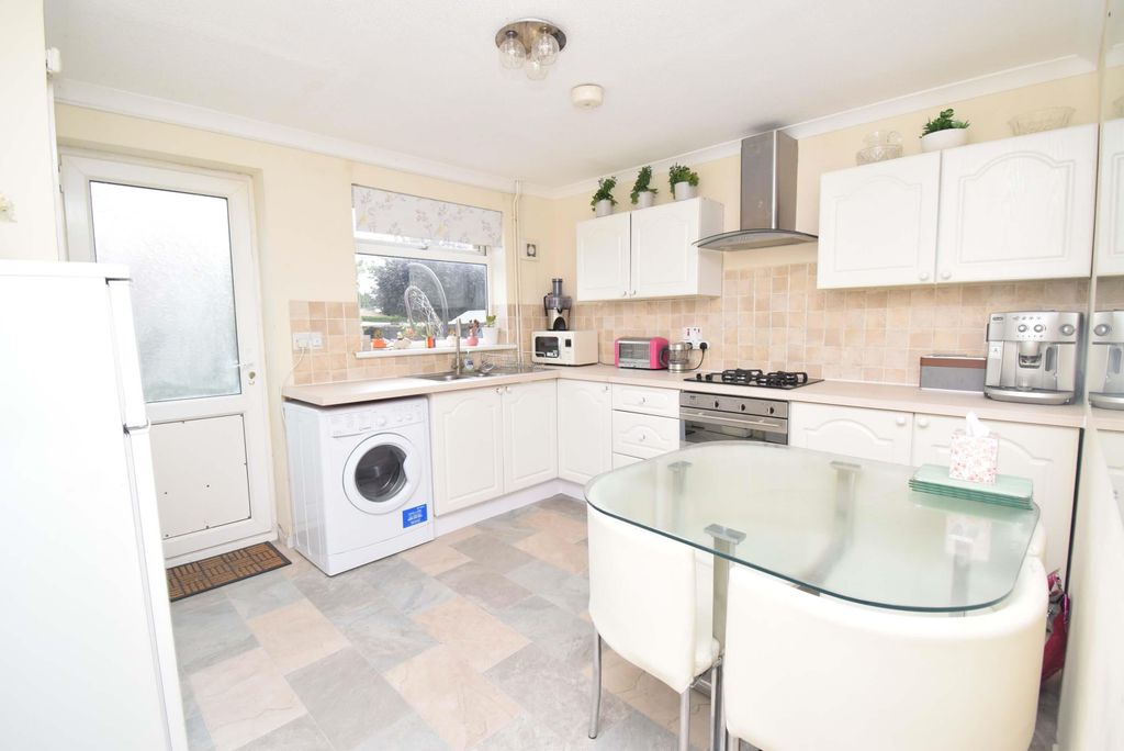 Property photo 2 of 7 Image