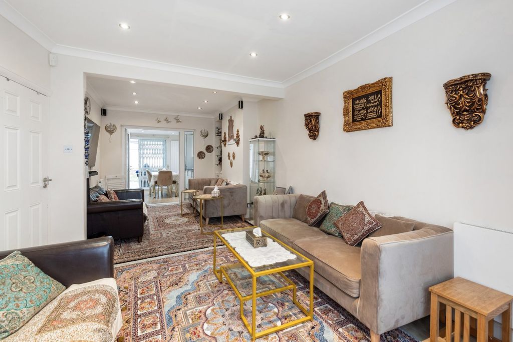 Property photo 3 of 23