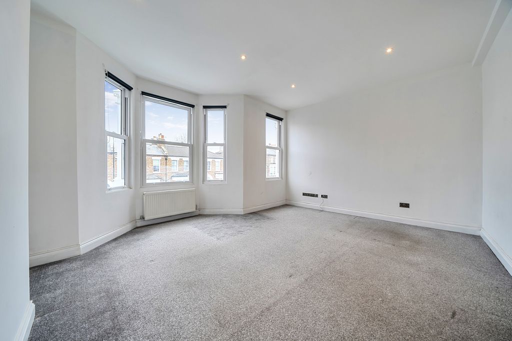 Property photo 3 of 15 1436256-1-69c671E...