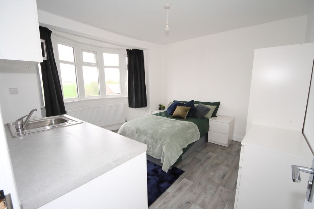 Property photo 1 of 6 4554300