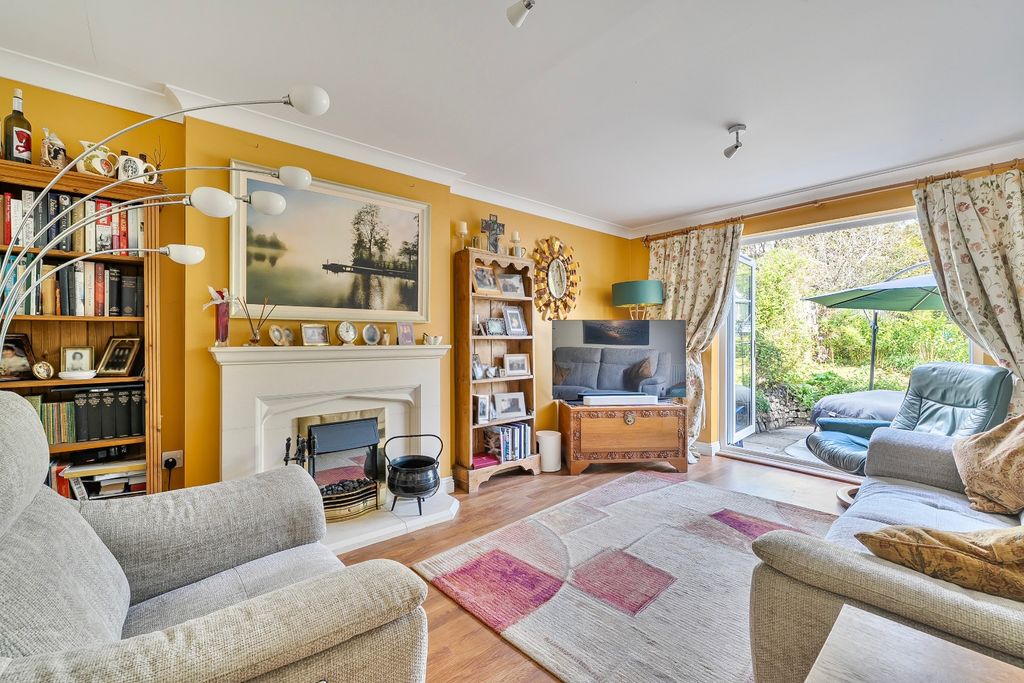 Property photo 2 of 16 5570365