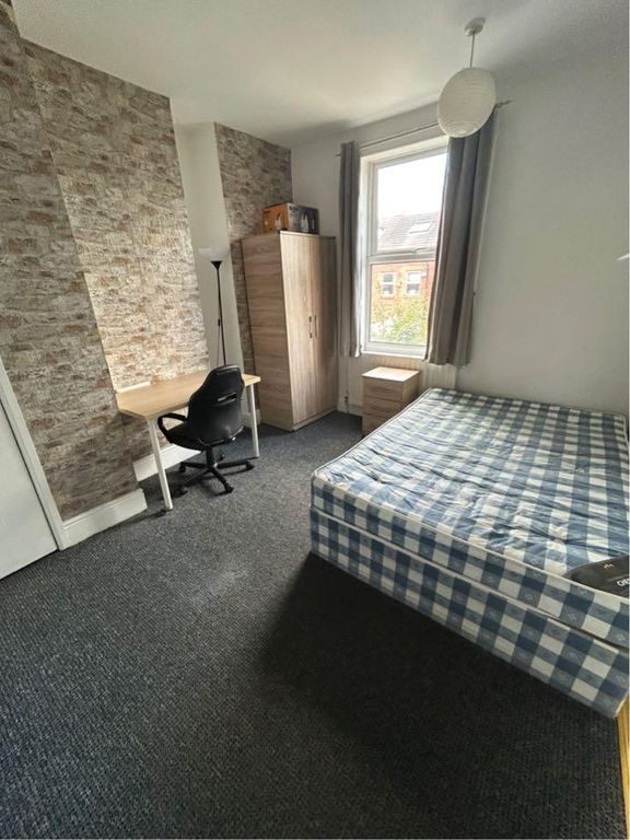 Property photo 1 of 3