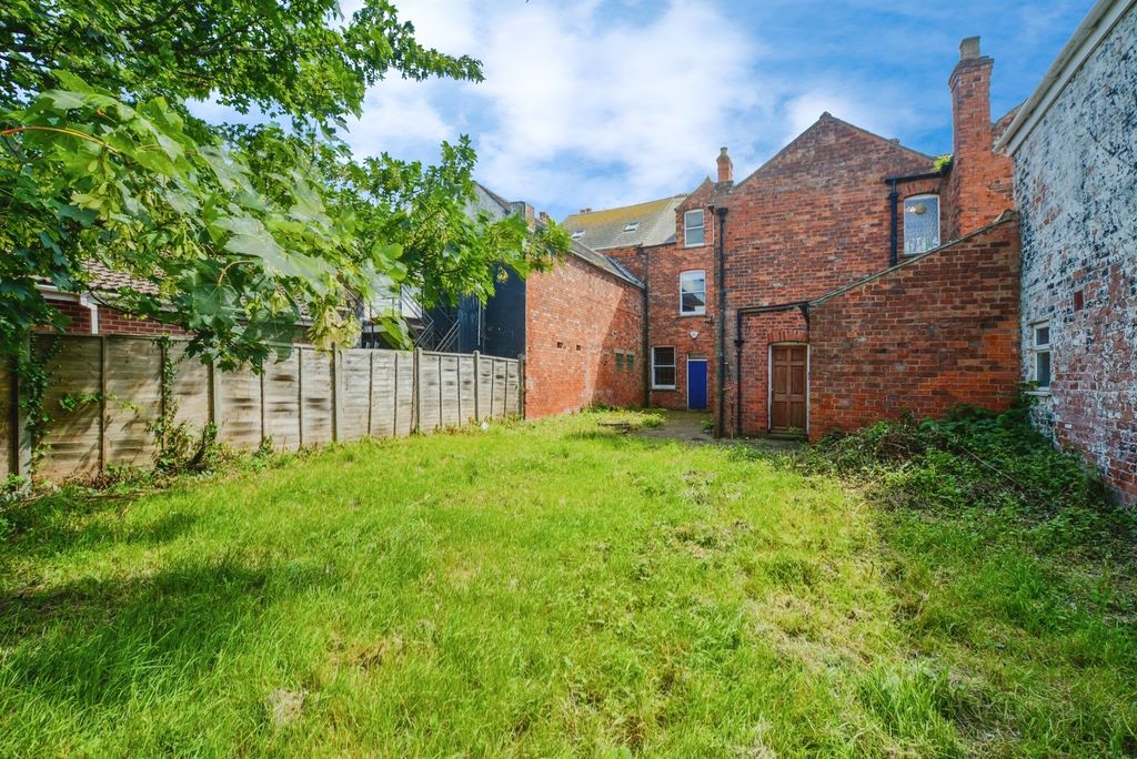 Property photo 2 of 17