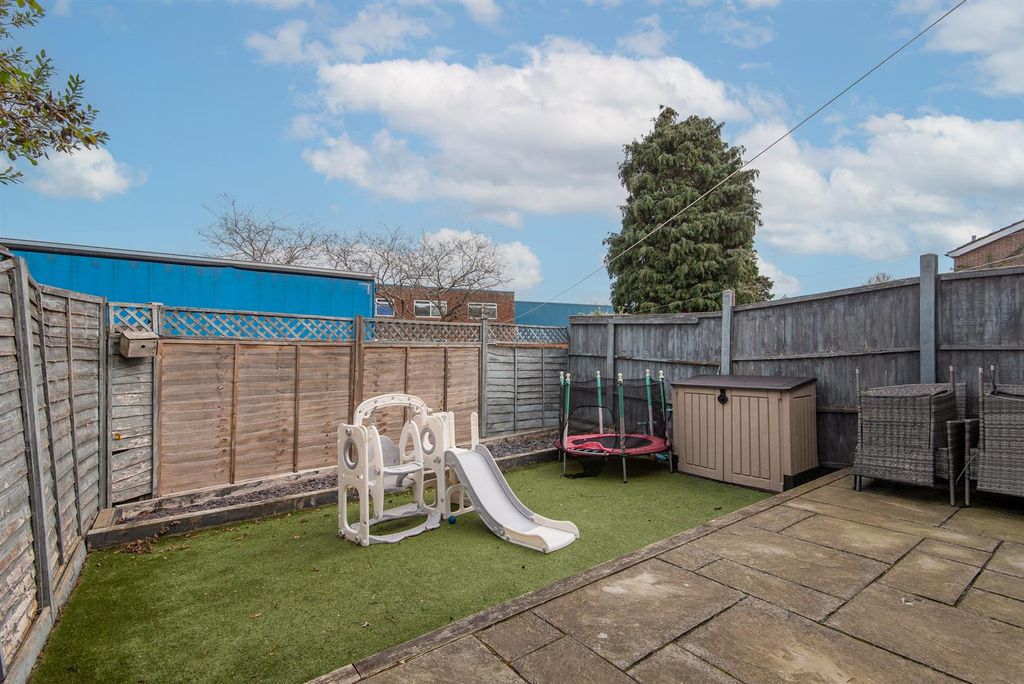 Property photo 2 of 19 For Sale By Aspire Residential | Wolstenbury Road