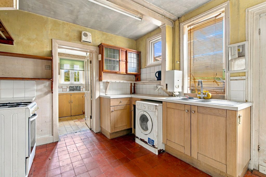 Property photo 3 of 9