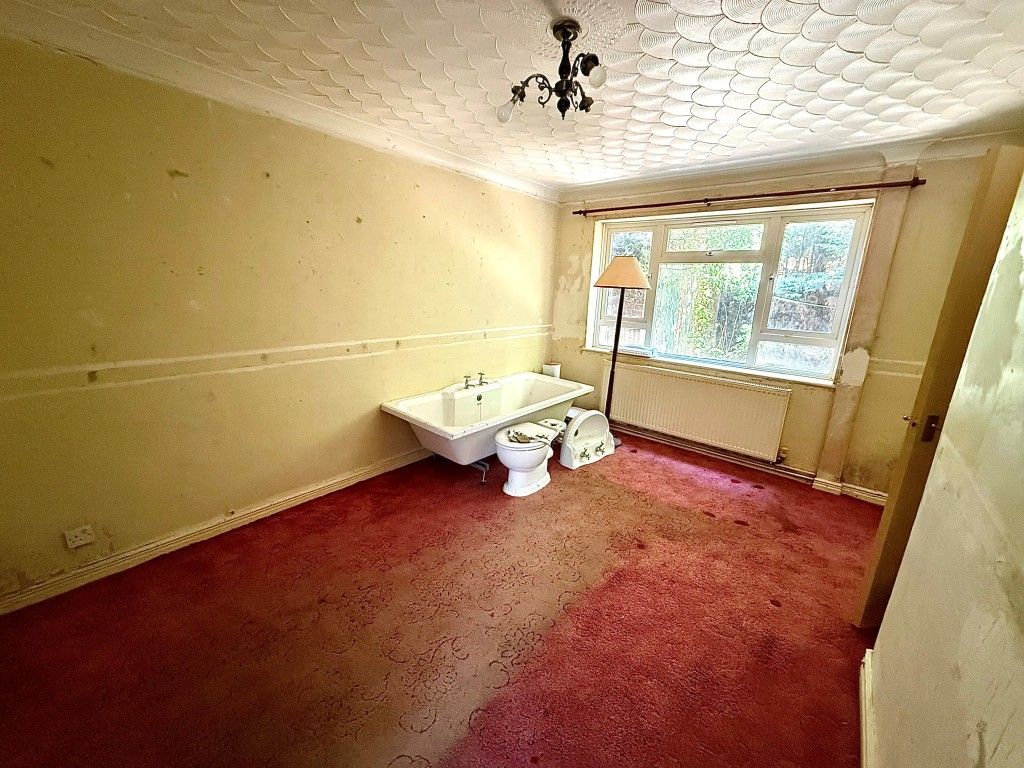 Property photo 2 of 9 Living Room Showing Window