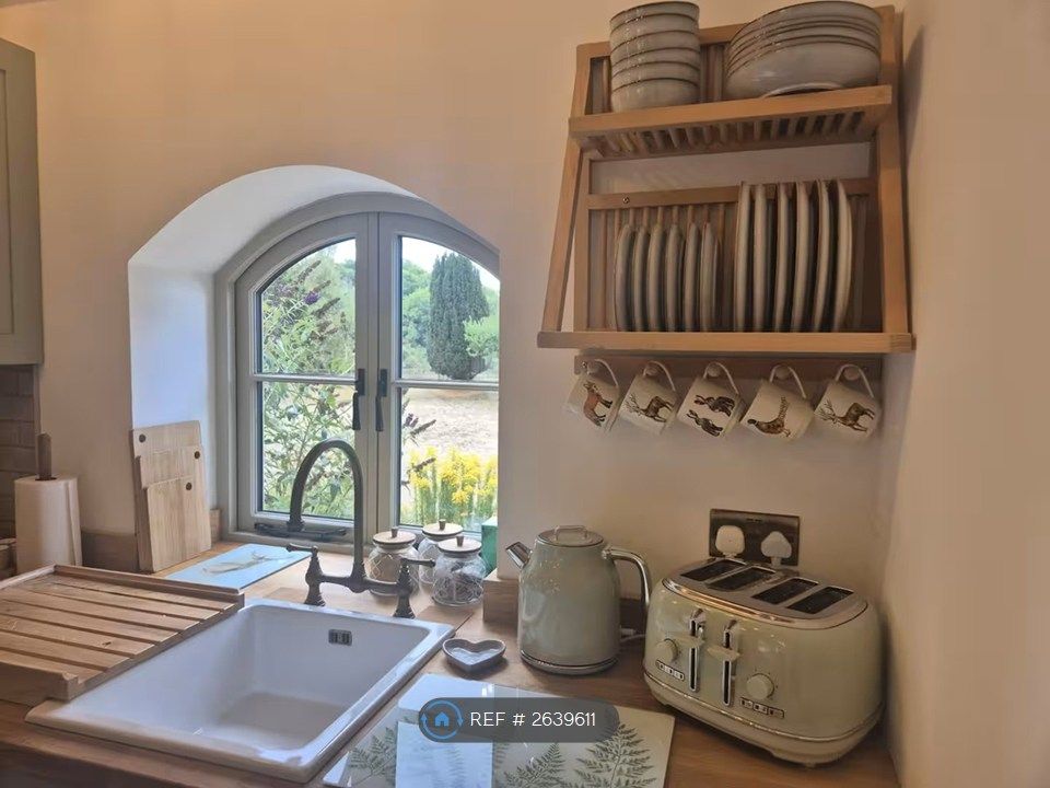 Property photo 3 of 15 Kitchen