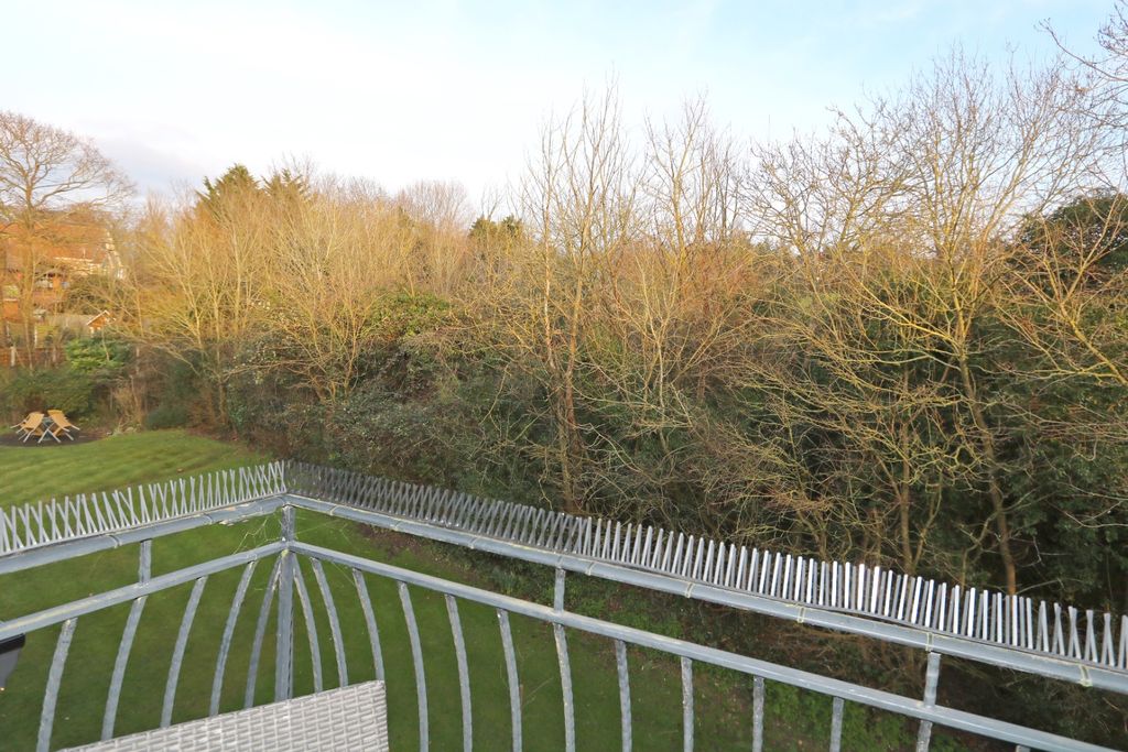 Property photo 2 of 13 3965356