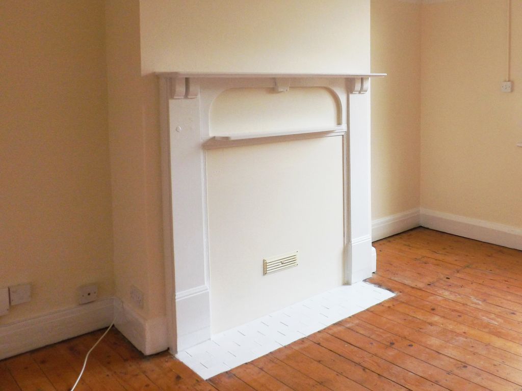 Property photo 3 of 10 Living Room Feature