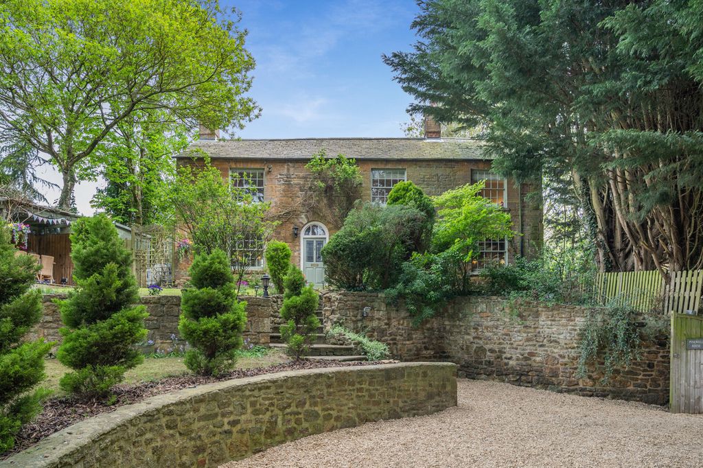 Property photo 1 of 21