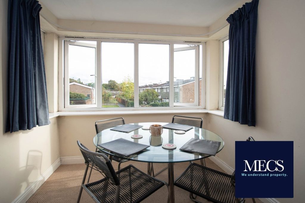 Property photo 1 of 12 1906933