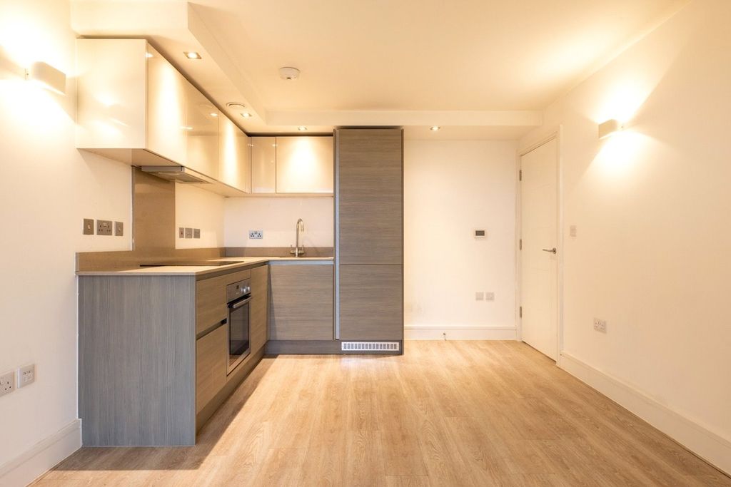 Property photo 1 of 17 Picture No. 01