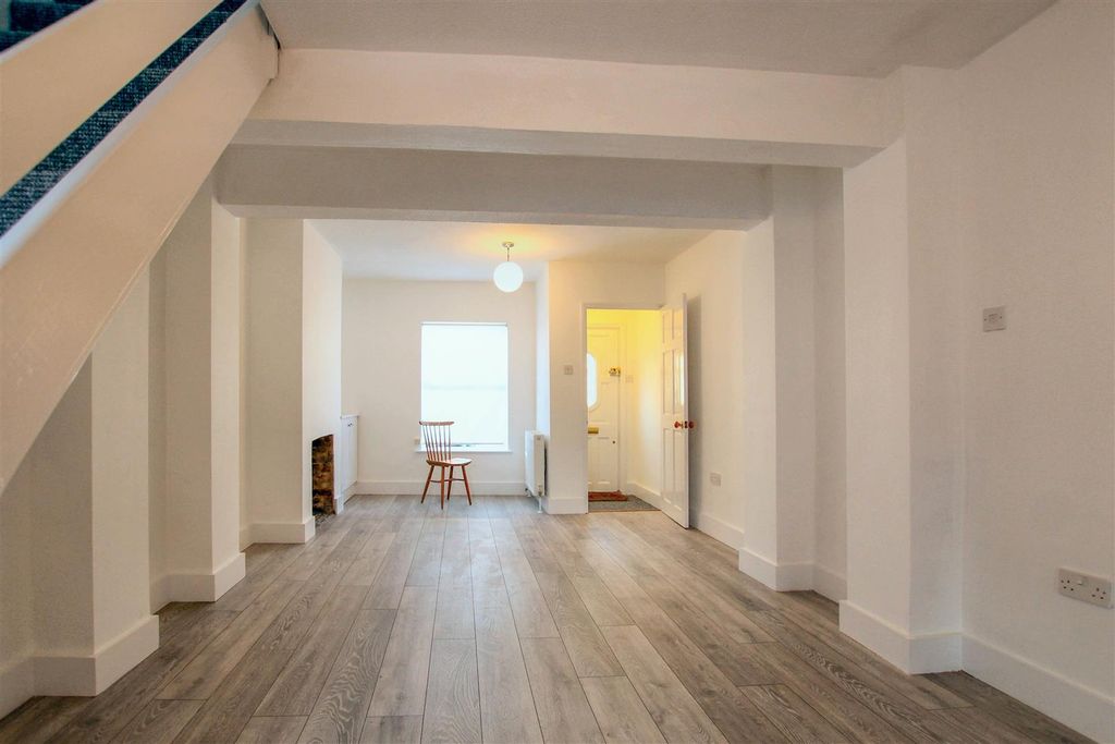 Property photo 2 of 9 Img_7952.Jpg