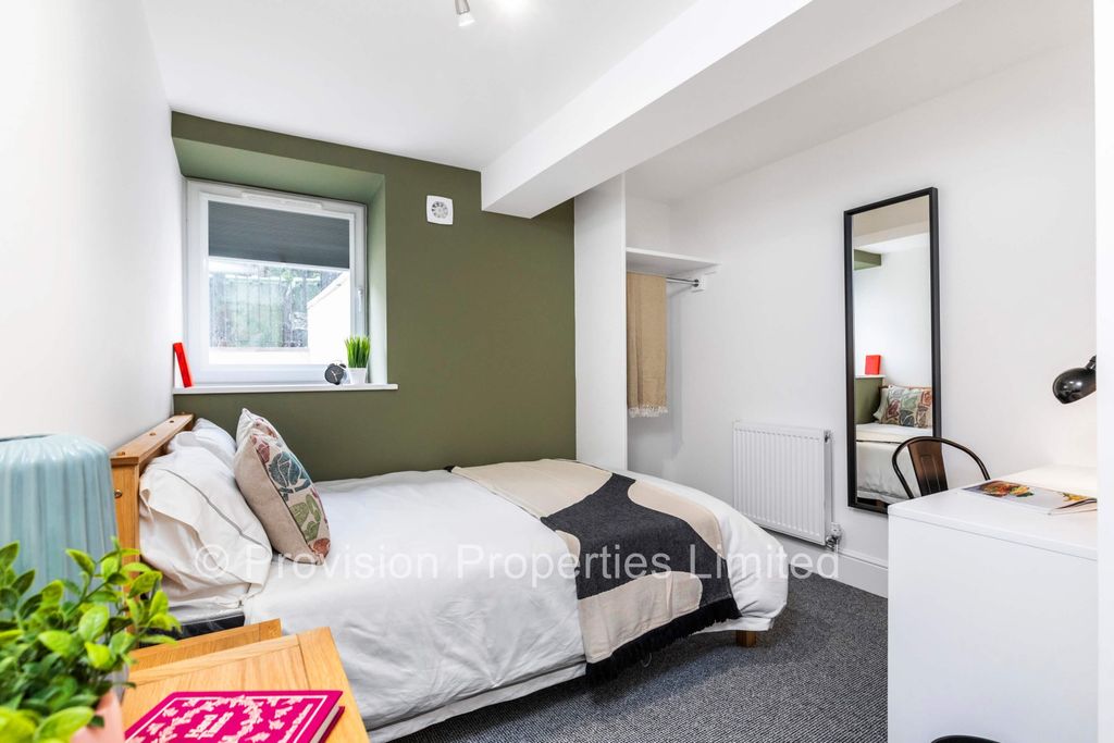 Property photo 2 of 18 Photo