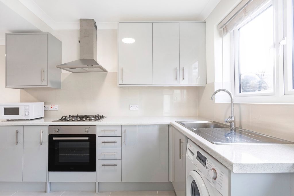 Property photo 3 of 25 4431243