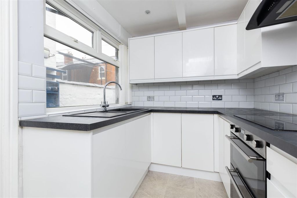Property photo 3 of 27 Kitchen