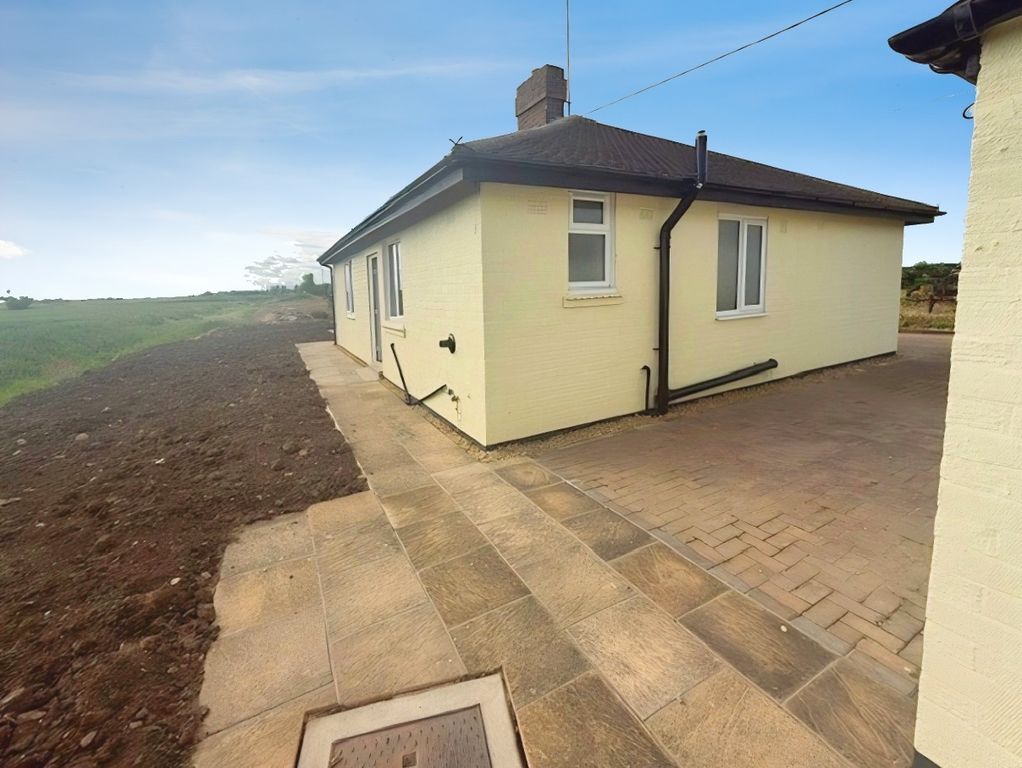Property photo 1 of 10 Front