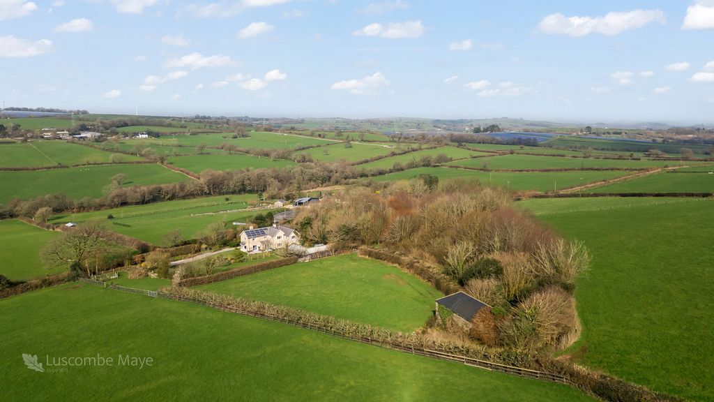 Property photo 1 of 36