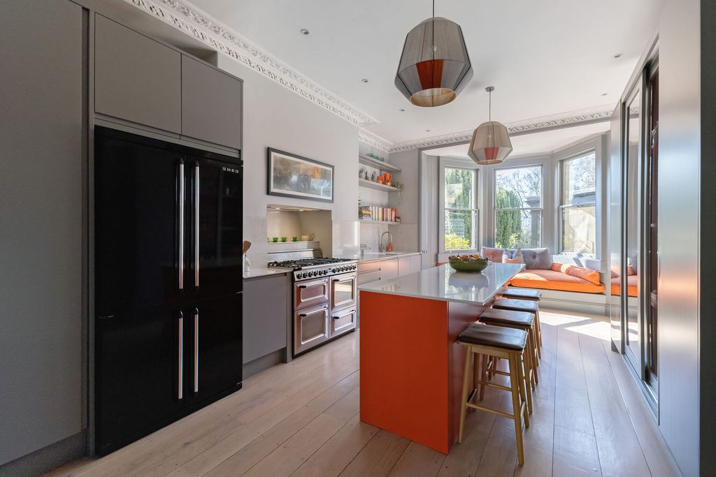 Property photo 2 of 27 Kitchen