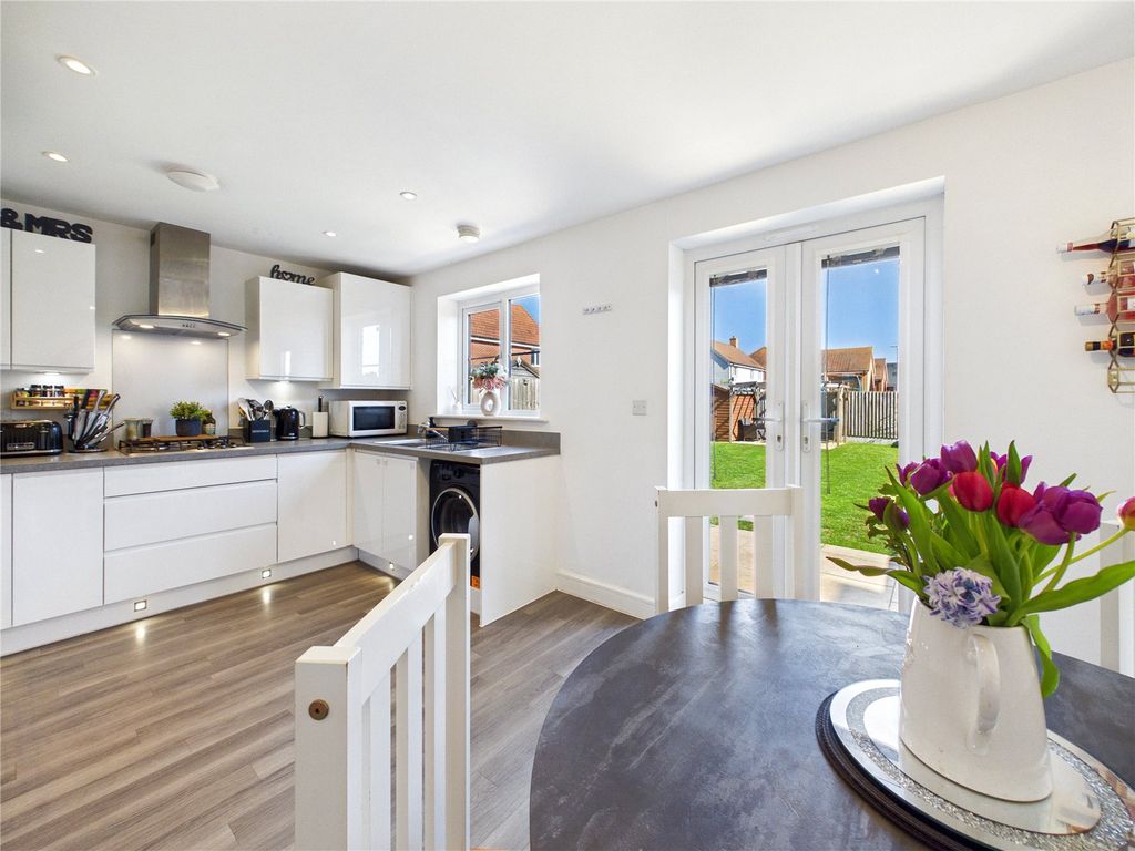 Property photo 2 of 18 Picture No. 17