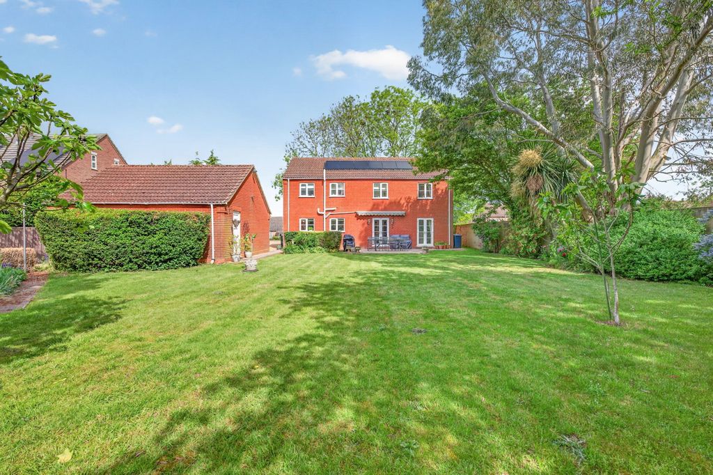 Property photo 2 of 16