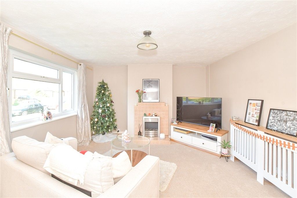 Property photo 1 of 11 Lounge/Diner