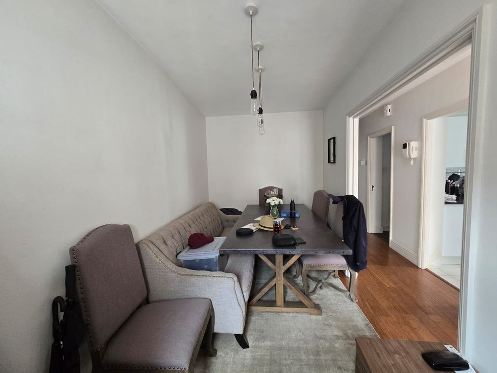 Property photo 3 of 7 Living Area
