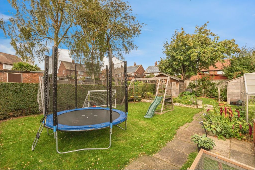 Property photo 2 of 17