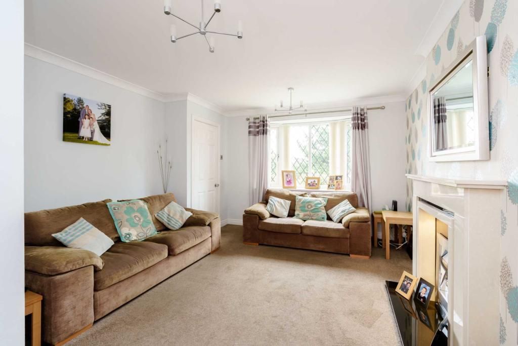 Property photo 2 of 13 2 Lounge.Jpg