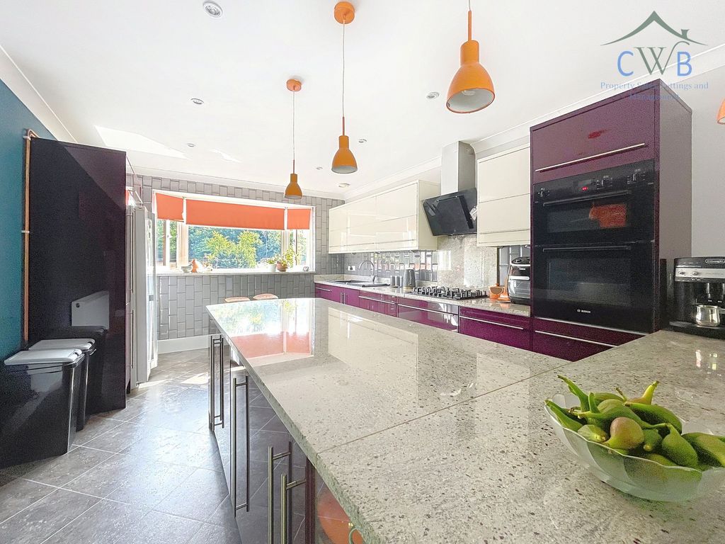 Property photo 1 of 33