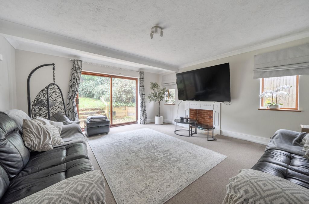 Property photo 3 of 18 1384368-30-69286d...