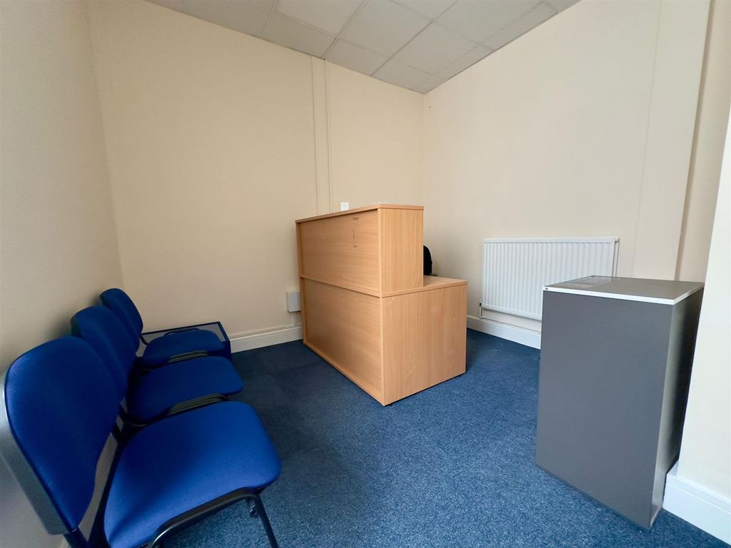 Property photo 2 of 18 Office
