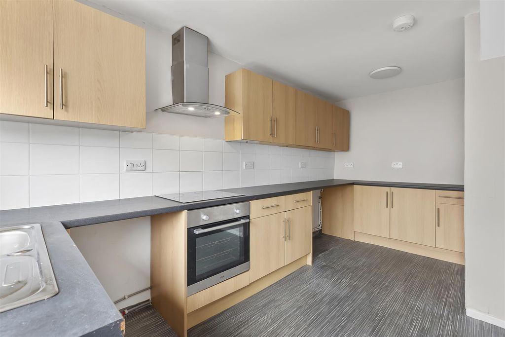 Property photo 3 of 16 Kitchen 2.Jpg