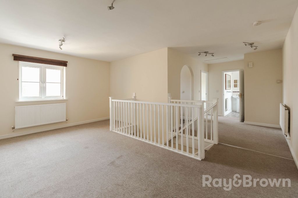 Property photo 2 of 33