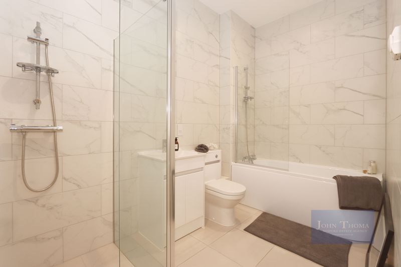 Additional image 13 of 2 bed flat to rentThe Canopy, Lambourne Road, Chigwell IG7