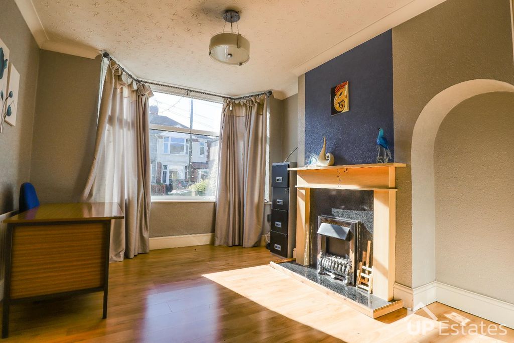 Property photo 2 of 13
