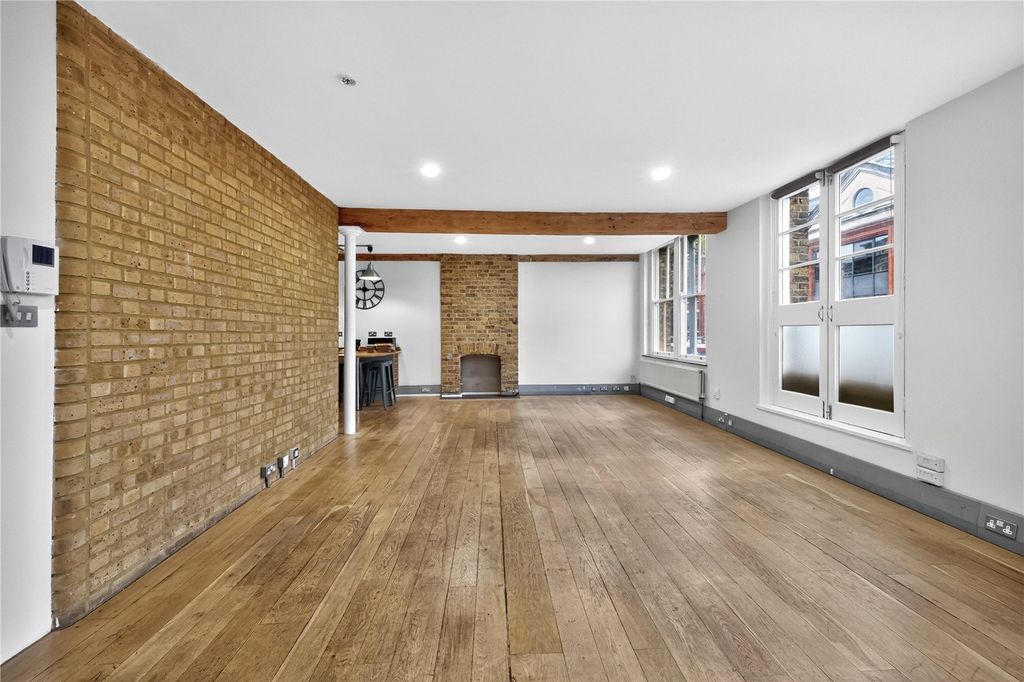 Property photo 2 of 20 Reception Room