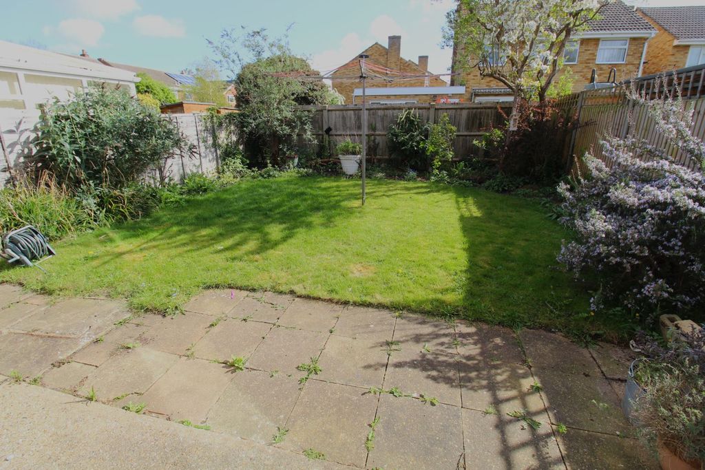 Property photo 3 of 9 Garden