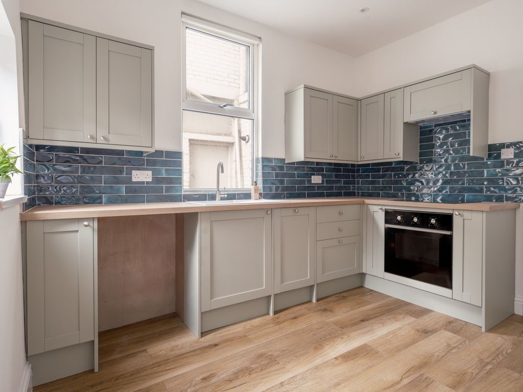 Property photo 2 of 18 5559142