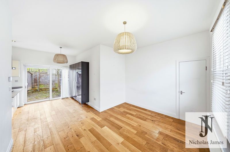 Property photo 3 of 35 Photo 10