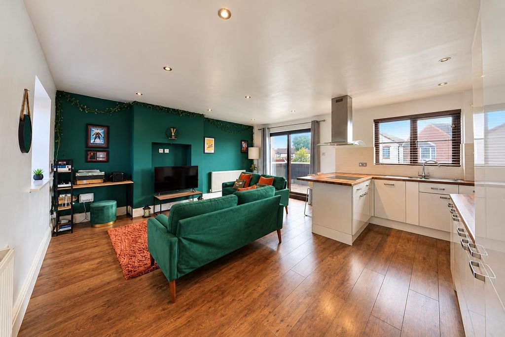 Property photo 2 of 18