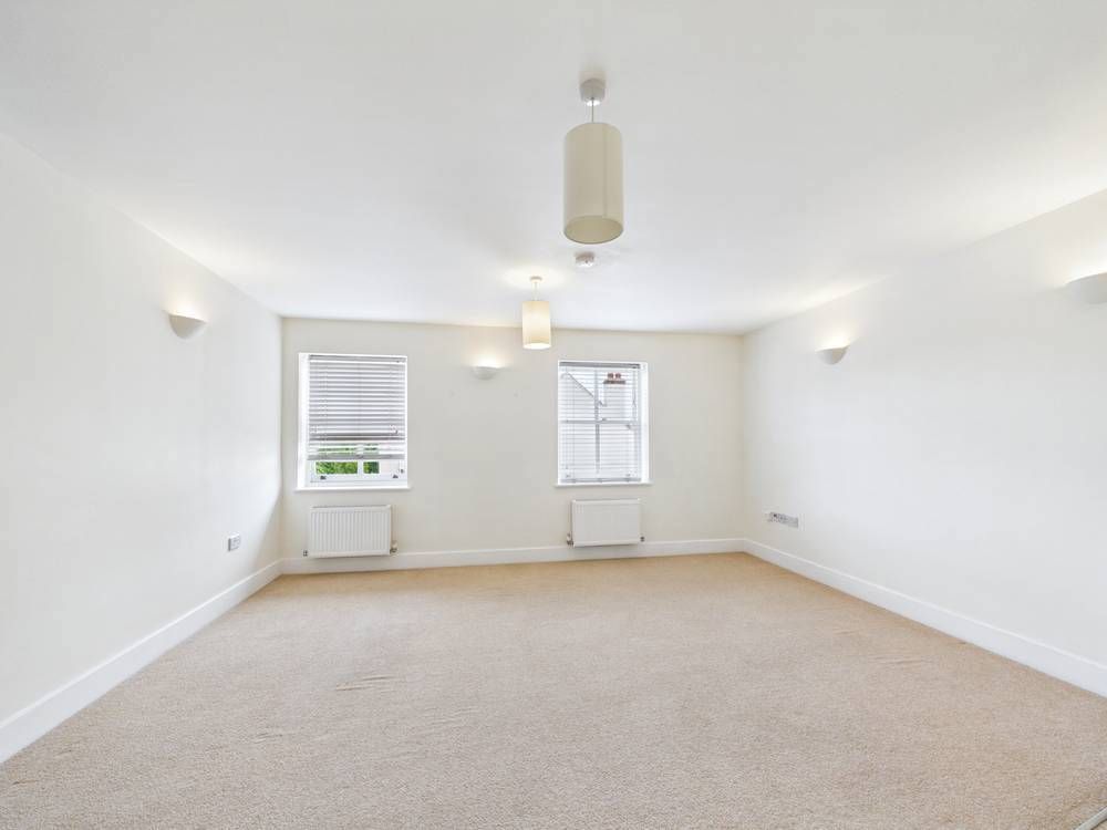 Property photo 2 of 7 Giraffe360-Still001