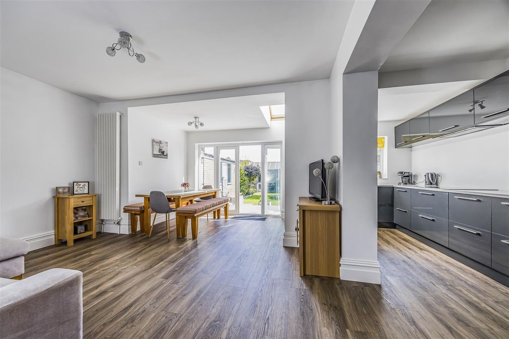 Property photo 3 of 25 5 Woolner Avenue, Cosham-Porticomarketing-Soldby-3