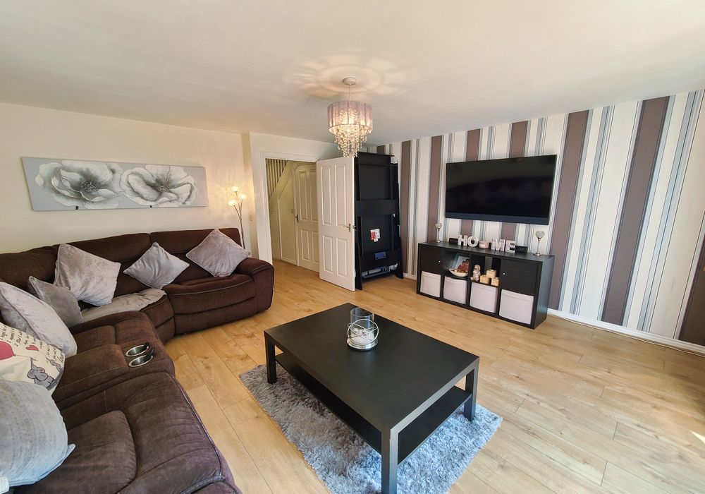 Property photo 2 of 23