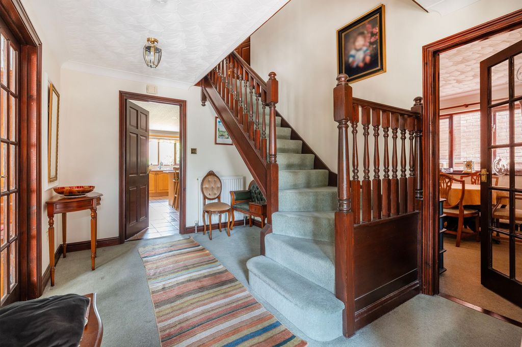 Property photo 2 of 26