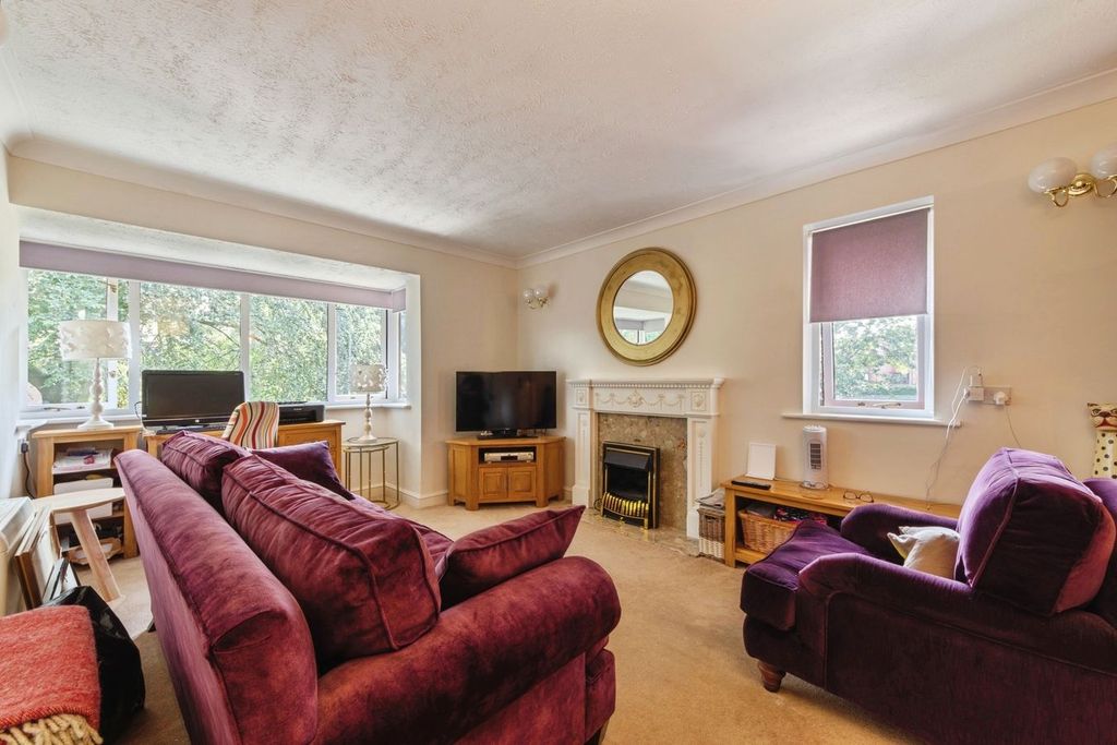 Property photo 2 of 19