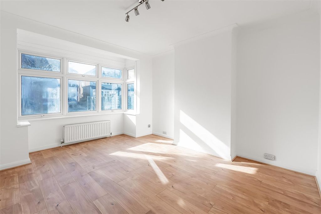 Property photo 2 of 23 130-Hamilton-Avenue-2.Jpg