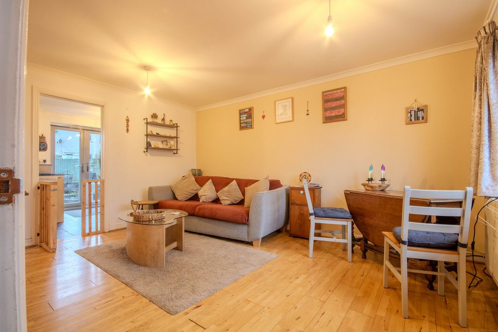 Property photo 3 of 21